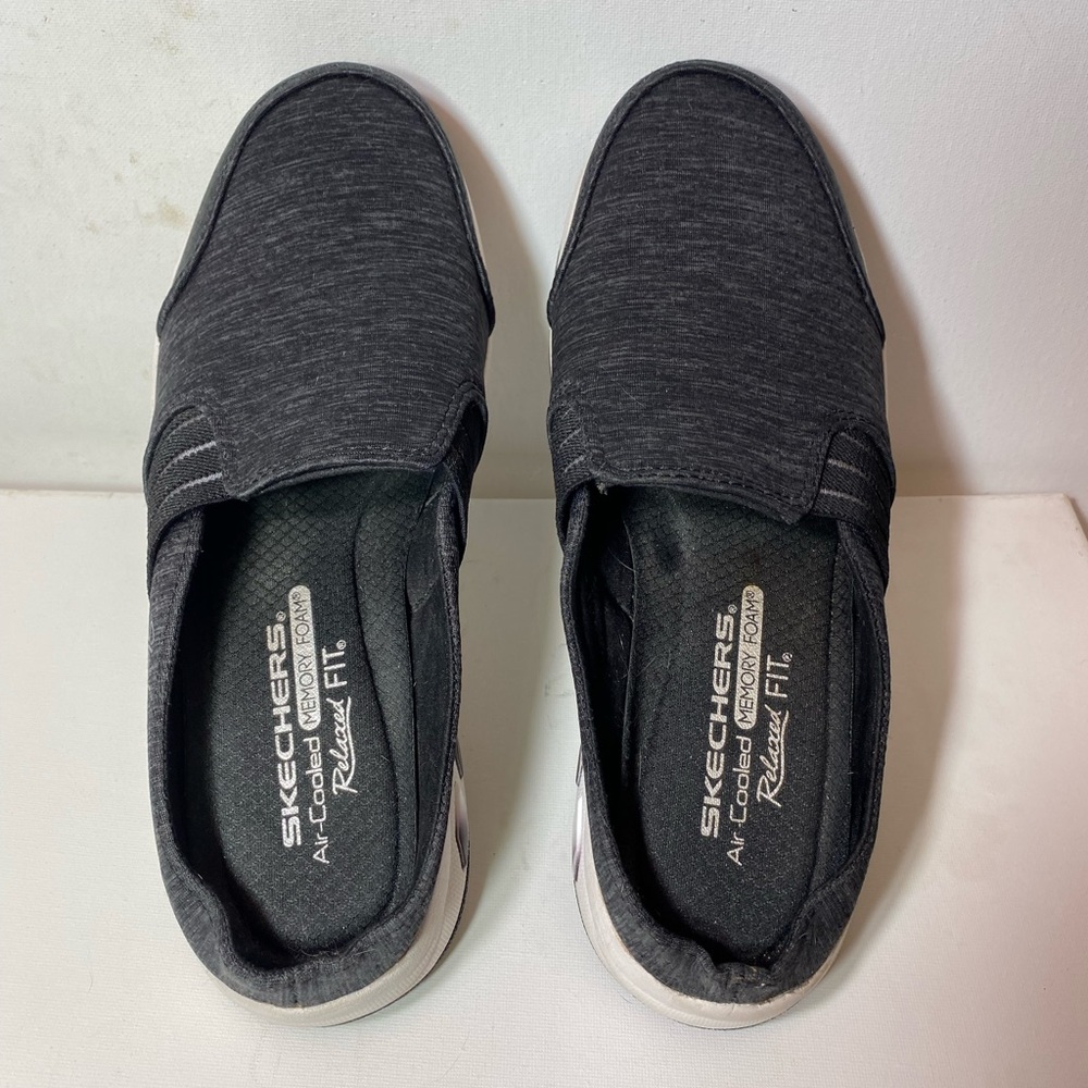 Sketchers Air-Cooled Memory Foam Relaxed Fit Black Size 7